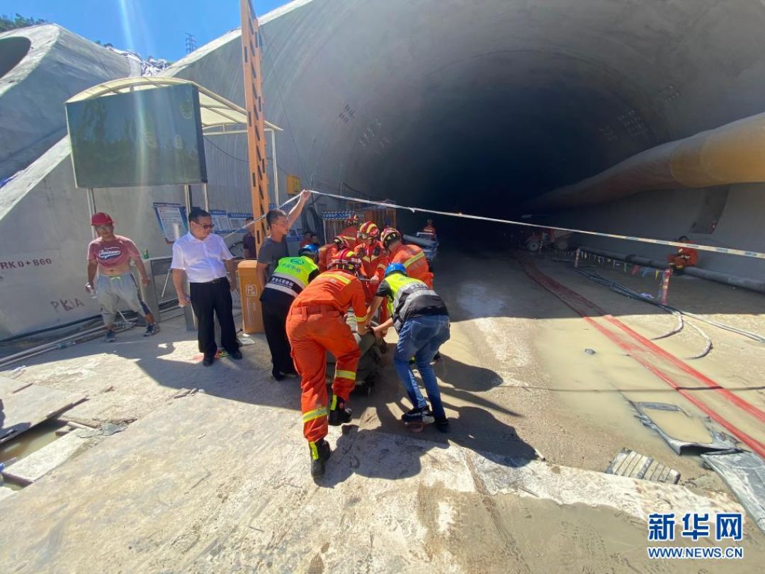 Banjir pada Proyek Terowongan Shijingshan, 14 Pekerja Terjebak-Image-1