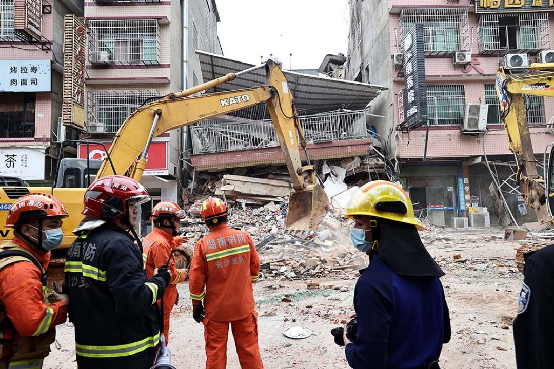 Puluhan Orang Hilang di Runtuhnya Gedung Changsha-Image-1