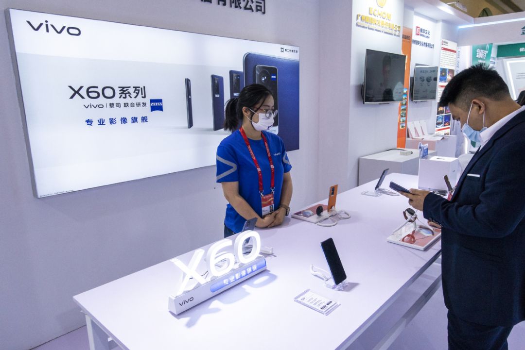 5 Vendor Smartphone Teratas Kuartal Kedua 2021, Merek China Duduki Tiga Posisi-Image-2