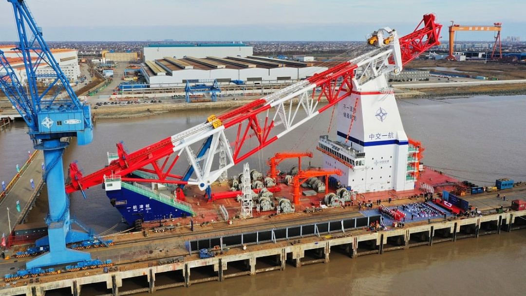 China Luncurkan Kapal Crane Terpanjang Pertama di Dunia-Image-1
