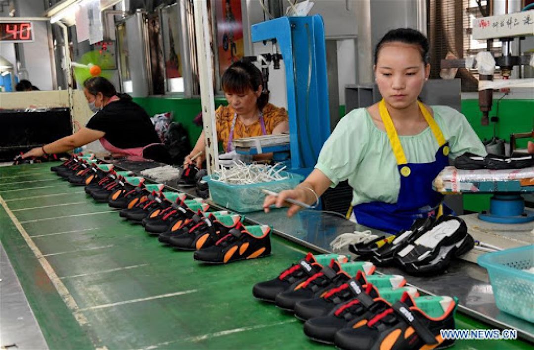 Melonjak, Industri Sepatu di Putian China Terkena Dampak