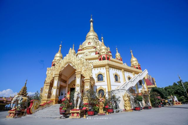 Sekilas, Pagoda Emas Menghuan di Yunnan-Image-7