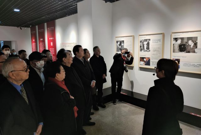 Pameran Harta Karun di Beijing untuk Memperingati Menteri Zhou Enlai-Image-1