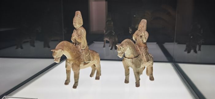 Pameran Keramik Kuno Perkenalkan Peradaban China Abad Ketiga sampai Kesembilan-Image-1