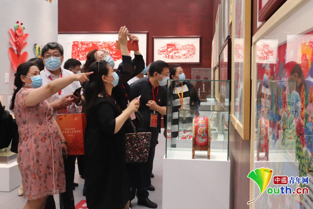 Pameran Kerajinan Tradisional China Dibuka-Image-1