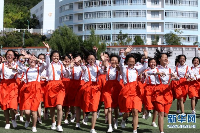 Guru di China Bantu 1.804 Gadis Mengubah Takdir Mereka-Image-4