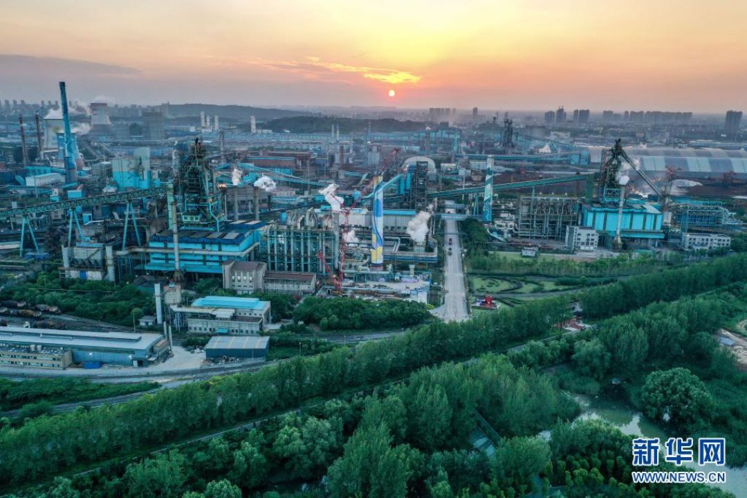 POTRET: Perusahaan Nanjing Iron and Steel Bangun Pabrik dengan Taman Hijau-Image-3