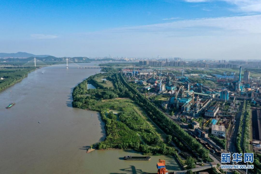 POTRET: Perusahaan Nanjing Iron and Steel Bangun Pabrik dengan Taman Hijau-Image-2