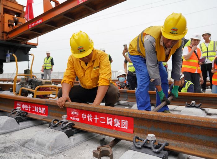 Pemasangan Rel KA Beijing-Xiong’an Akhirnya Rampung-Image-1