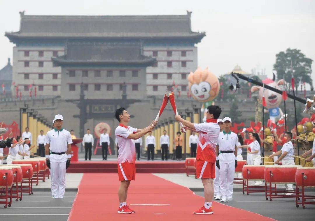 Estafet Obor Untuk Pesta Olahraga Nasional ke-14 China Dimulai di Xi'an-Image-1