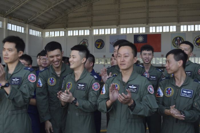 Taiwan: Militer China Terbangkan Pesawat Pengintai dalam 3 Hari-Image-2