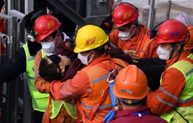 14 Hari Terjebak di Bawah Tanah, 11 Penambang Emas Berhasil Dievakuasi -Image-1