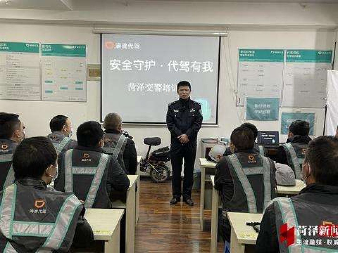 Kepolisian Huaibei Memberikan Pelatihan dan Pengetahuan Keselamatan Lalu Lintas-Image-1