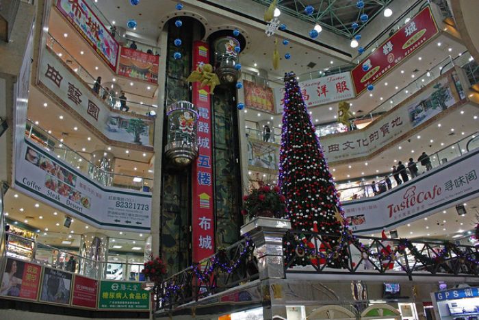 Tradisi Natal di China, Bagi Apel Simbol Damai-Image-2