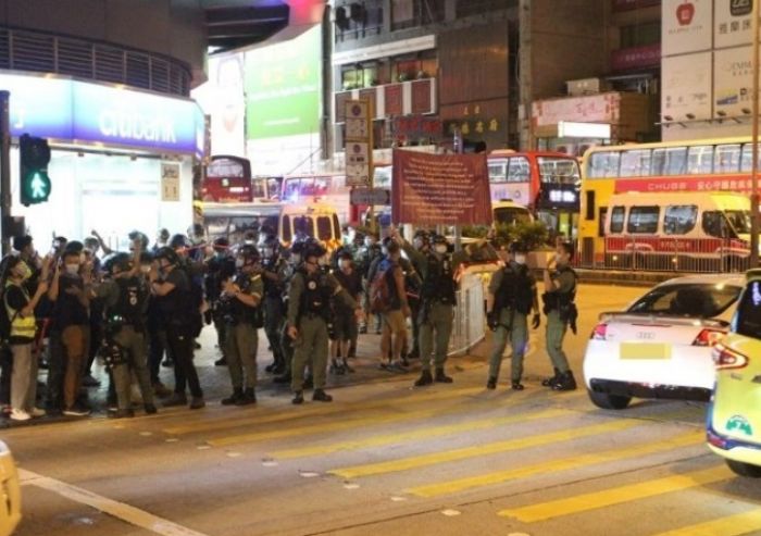 Pertemuan Ilegal di Hong Kong, 14 Orang Ditangkap-Image-2