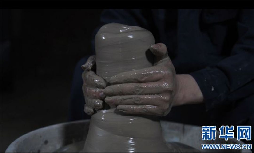 POTRET: Porselen Bunga Lushan-Image-2
