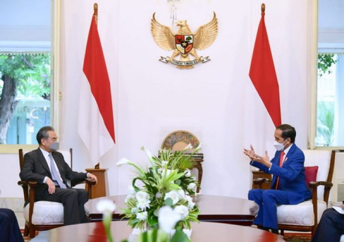 Presiden Jokowi Bertemu Menlu China, Ini yang Dibahas-Image-1
