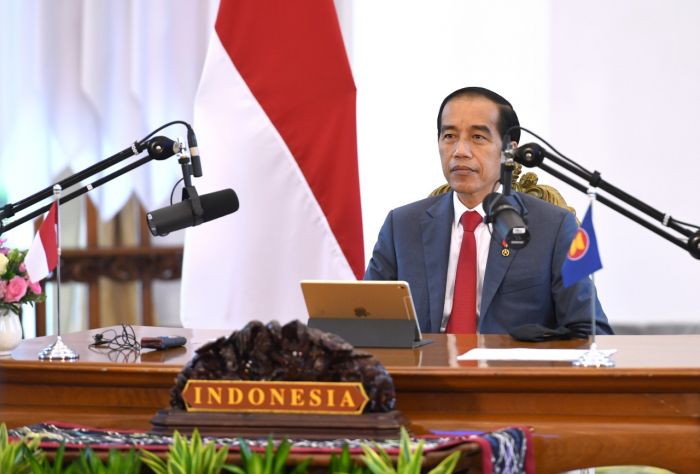 Jokowi: Vaksinasi COVID-19 Massal Mulai Tahun 2020 Ini-Image-1