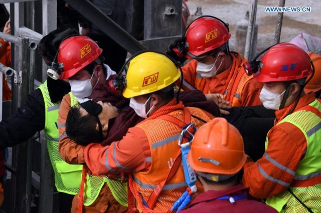 14 Hari Terjebak, 11 Penambang Emas Shandong Diselamatkan-Image-1