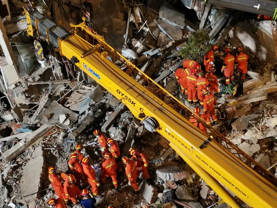 Total 17 Orang Tewas Akibat Runtuhnya Hotel di Suzhou China-Image-1