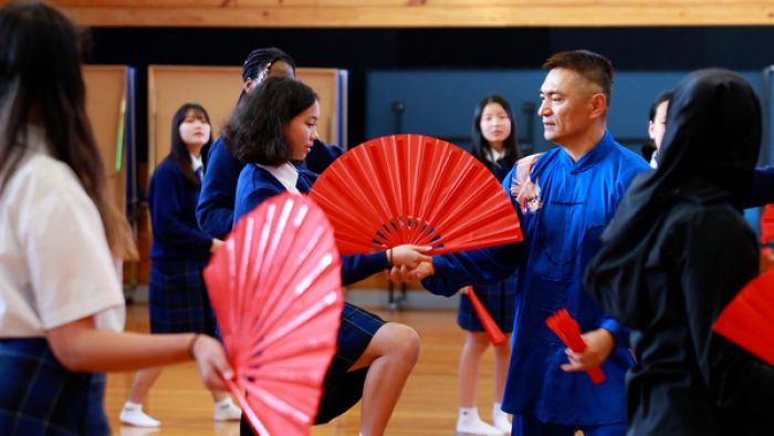 Pelajar di Wellington Dilatih Tari Kipas Tai Chi-Image-1