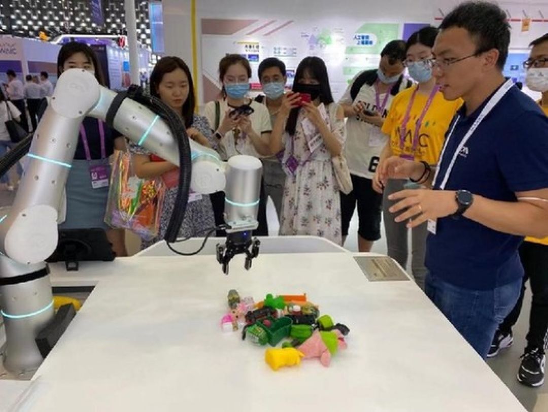 Lengan Robot China Ini Bisa Ambil Barang 850 Kali Dalam Satu Jam!-Image-1