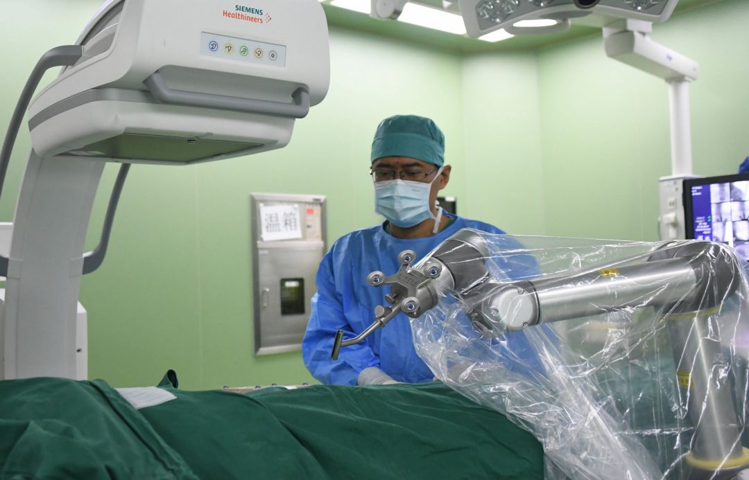 China Ciptakan Robot Operasi Bedah Ortopedi-Image-1
