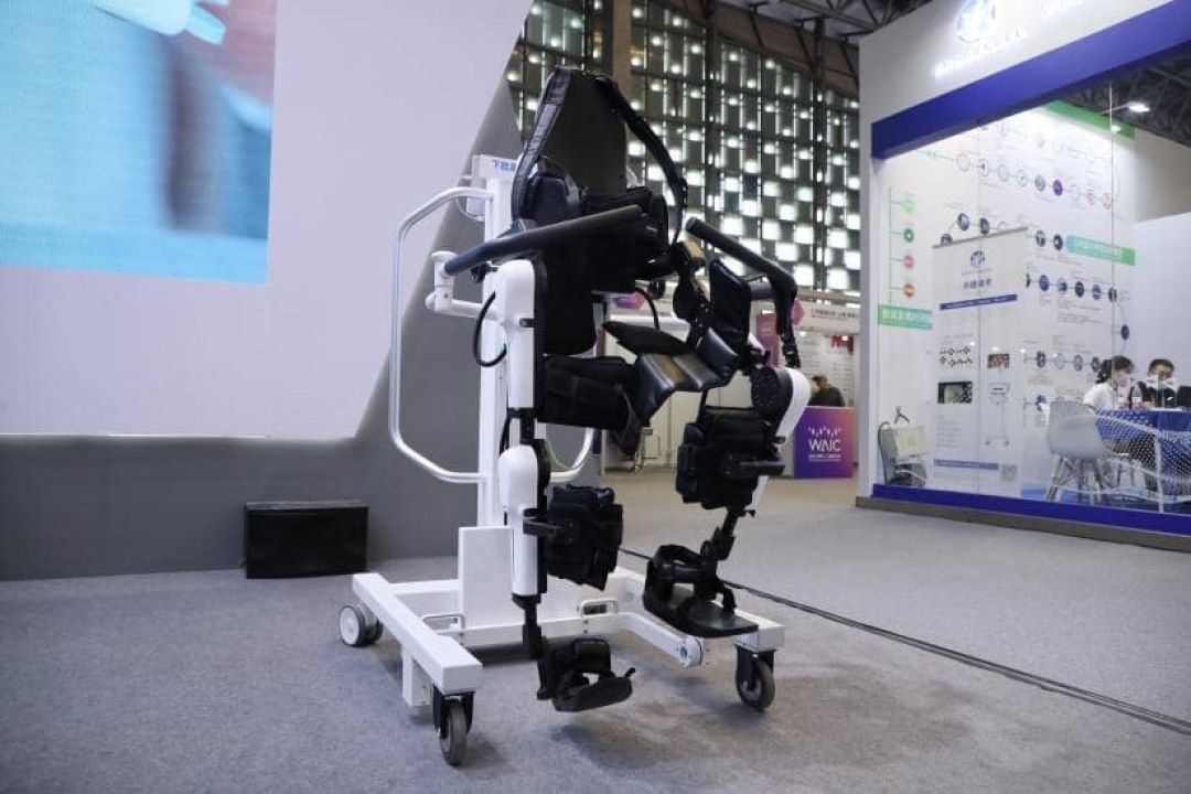 Canggih! Robot Buatan China Ini Bisa Bantu Pasien Lumpuh Berdiri Kembali-Image-1