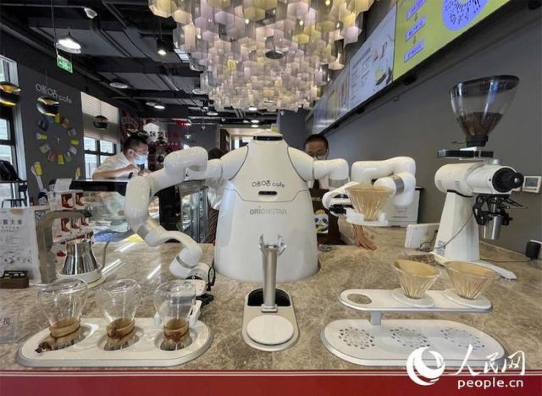 Robot Multitasking Asal China, Bisa Buat Kopi Hingga Bersih-bersih-Image-1