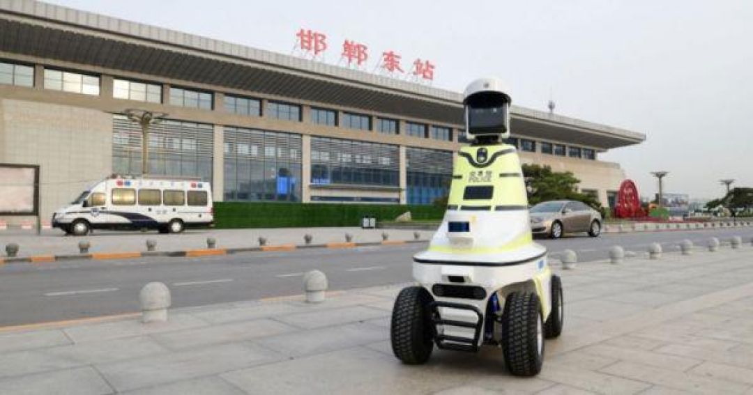 China Kerahkan Robot Polisi untuk Patroli Lalu Lintas-Image-1