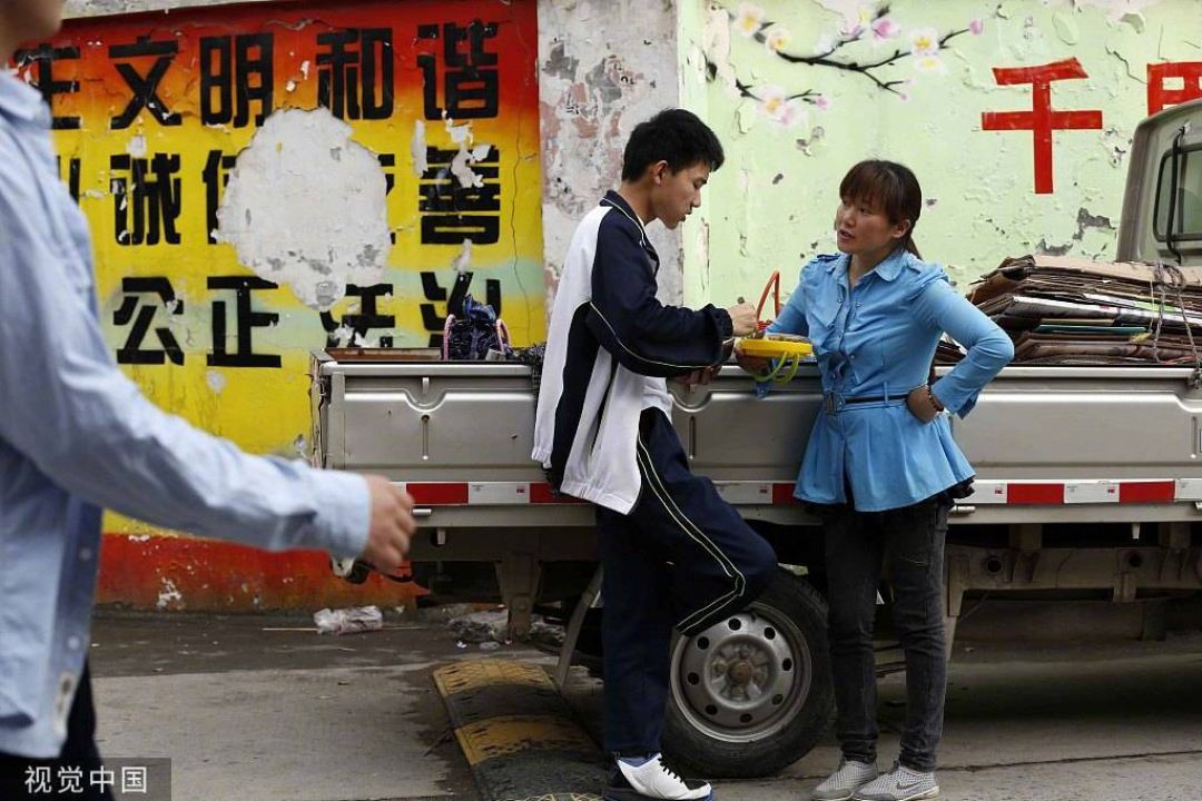 Para Ibu di China Berkorban untuk Didik Anak-Image-1