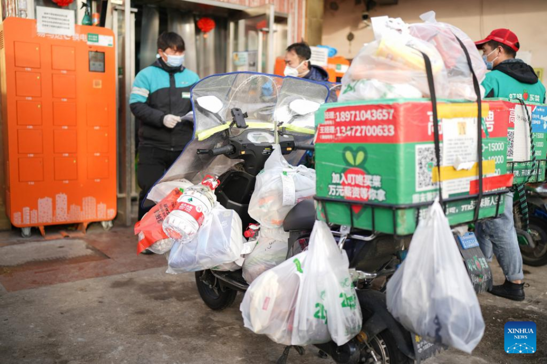 Ribuan Kurir Dikerahkan ke Shanghai Imbangi Lockdown-Image-1