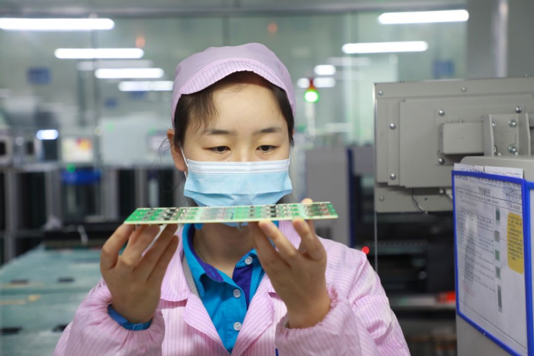 POTRET: Pekerja China Persiapkan Produk Untuk di Ekspor-Image-2