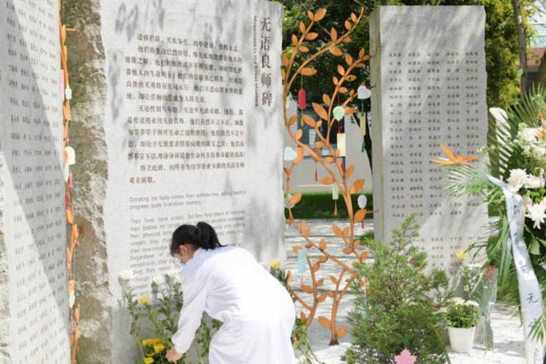 Jelang Qingming, Mahasiswa Kedokteran Universitas Zhejiang Beri Penghormatan Pada Pendonor Tubuh-Image-1