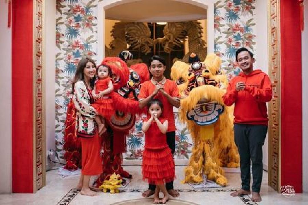 8 Momen Para Artis Indonesia Keturunan Tionghoa Dalam Perayaan Imlek 2022-Image-1