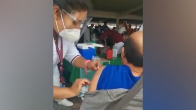 Video Viral Jarum Suntik Vaksin Kosong di Meksiko-Image-1