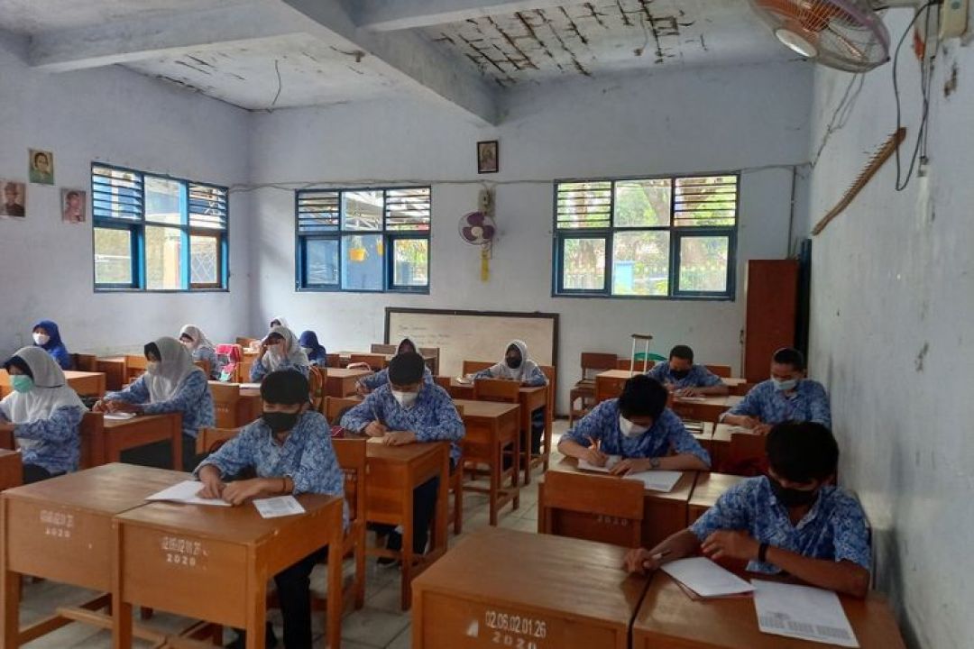 Jokowi Izinkan Sekolah Tatap Muka Asal...-Image-1