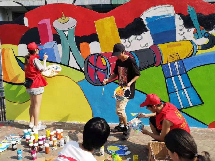 Grafiti Huangjueping Habiskan 2,5 Ton Cat, Terbesar di Dunia-Image-3