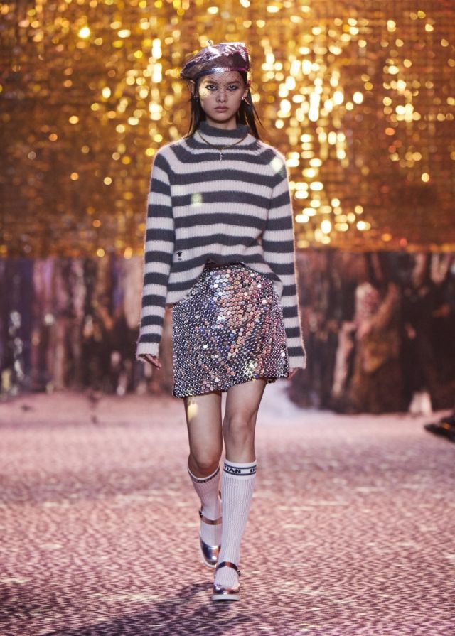 POTRET: Rumah Mode Dior's Curi Perhatian di Shanghai Fashion Week-Image-2