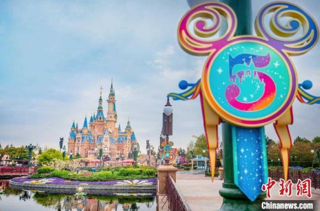 Wow! Ulang Tahun Disney Shanghai Digelar Megah-Image-1