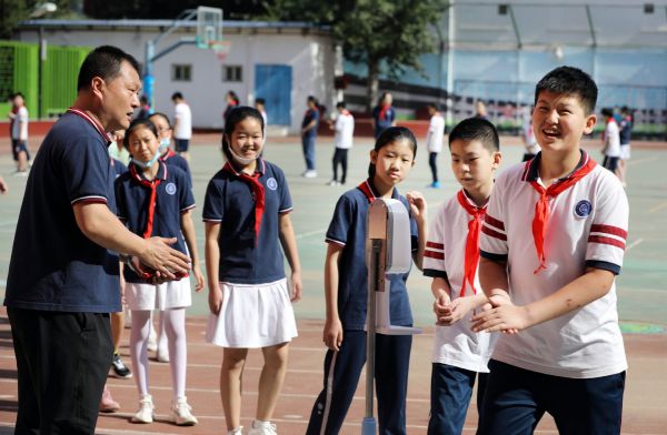Back To School! 400.000 Siswa Beijing Kini Kembali Bersekolah-Image-3