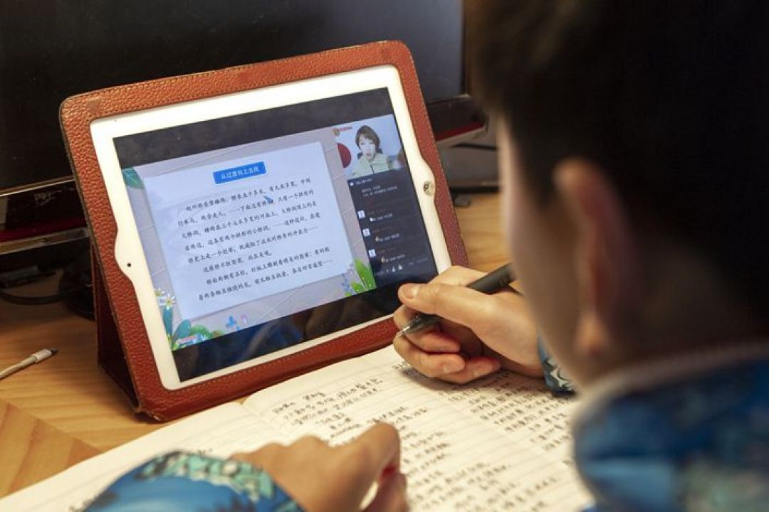 China Perketat Persetujuan Lembaga Bimbingan Belajar Online-Image-1