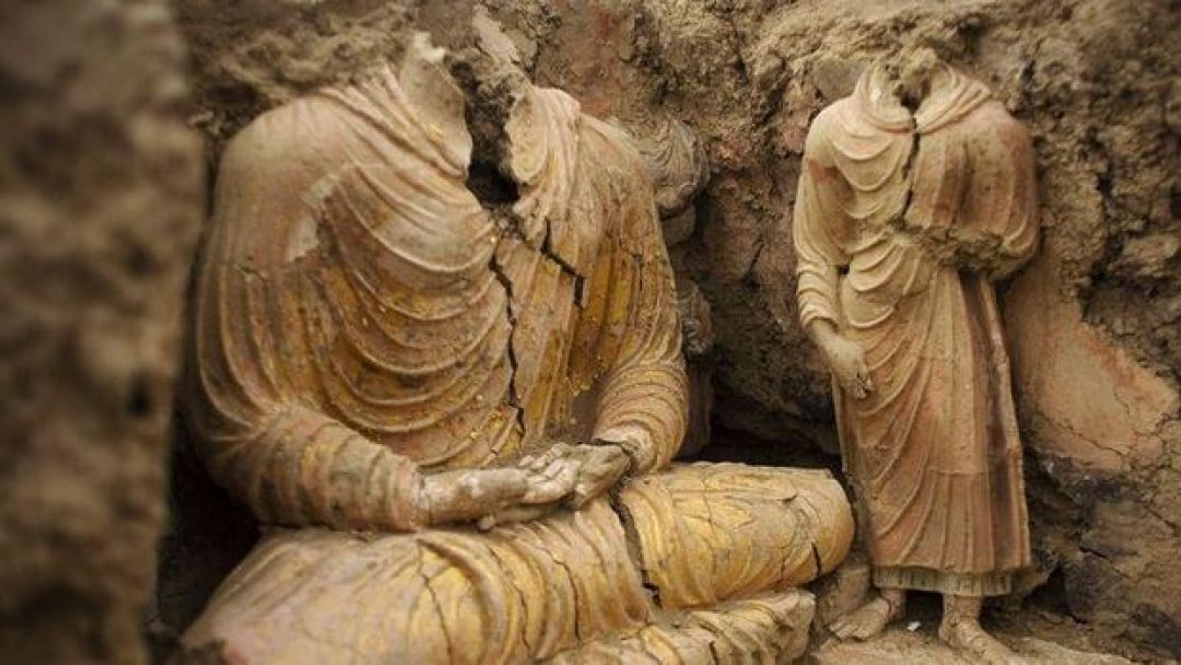 Taliban Kini Jaga Patung Buddha Demi China-Image-2