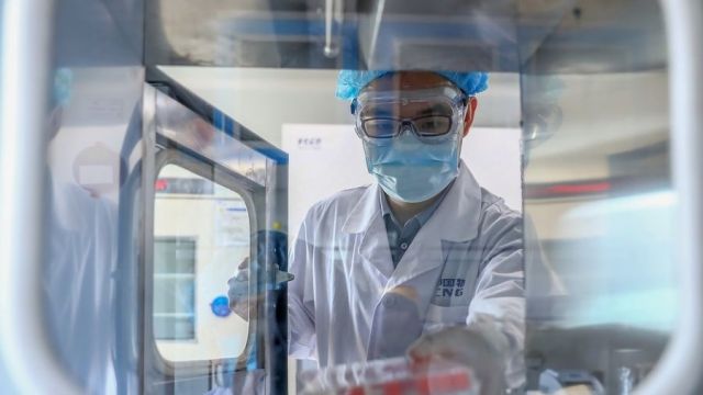 China Setujui Vaksin COVID-19 Baru Keluaran Sinopharm untuk Jalankan Uji Klinis-Image-1