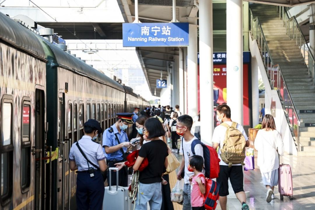 China Catat 16 Juta Perjalanan Kereta Api Selama Libur Nasional-Image-1