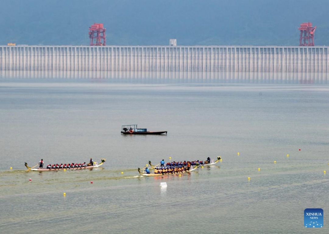 POTRET: Balap Perahu Naga di China Tengah-Image-5