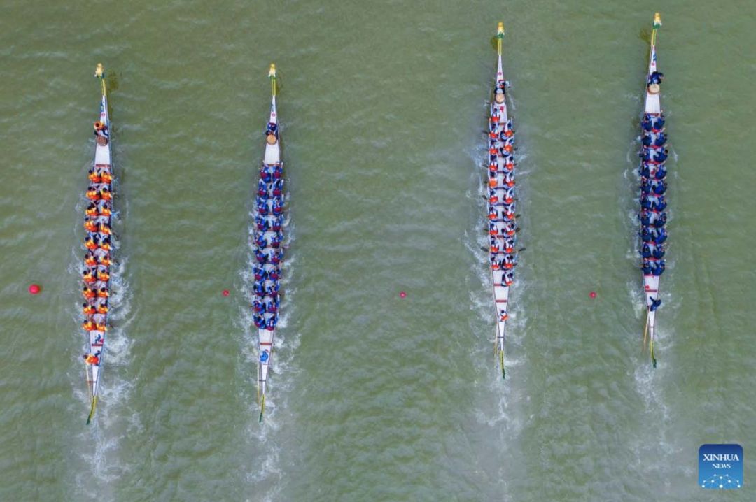 POTRET: Balap Perahu Naga di China Tengah-Image-4