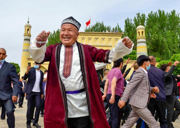 Umat Muslim Xinjiang Rayakan Idul Fitri-Image-1