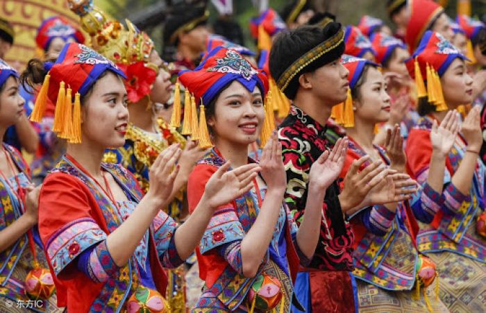 10 Etnis Minoritas Paling Populer di China-Image-2