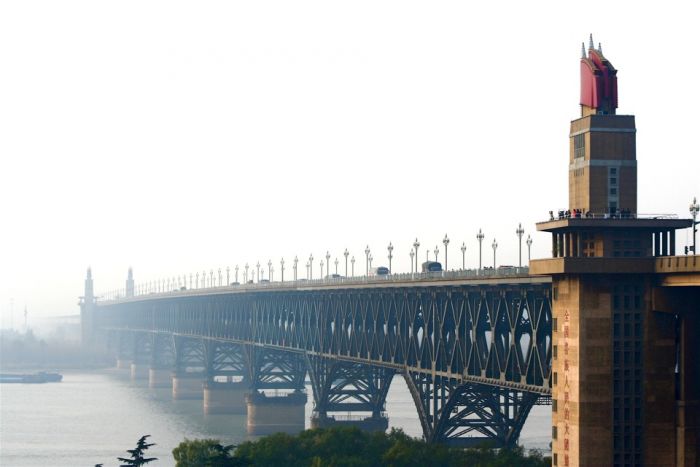 Sejarah, Jembatan Sungai Yangtze di Nanjing Resmi Dibuka-Image-1
